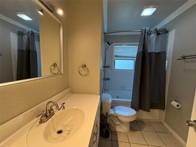 6001 Libyan DR, Austin, TX 78745