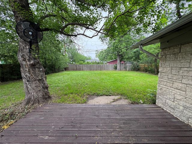 6001 Libyan DR, Austin, TX 78745