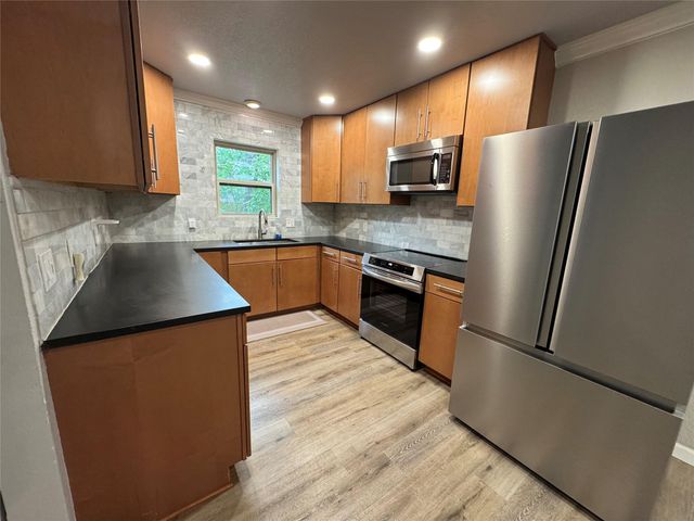 6001 Libyan DR, Austin, TX 78745