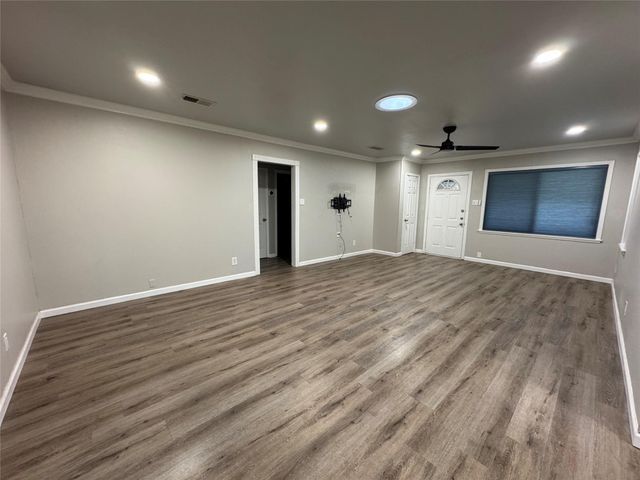 6001 Libyan DR, Austin, TX 78745