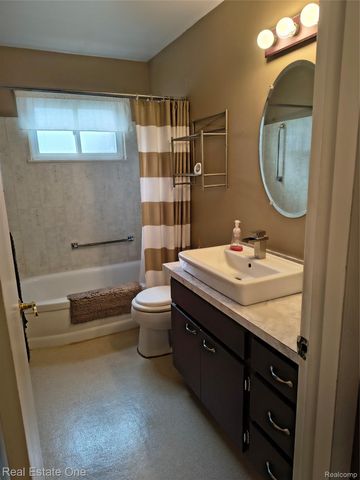 30866 Middlebury Street, Westland, MI 48186