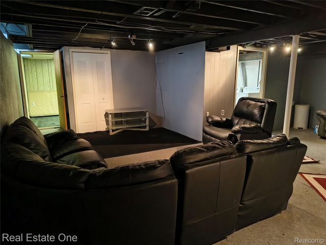 30866 Middlebury Street, Westland, MI 48186