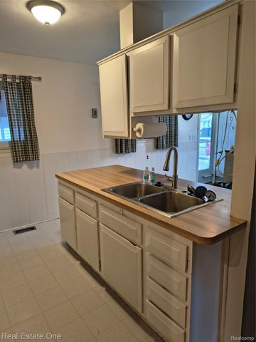 30866 Middlebury Street, Westland, MI 48186