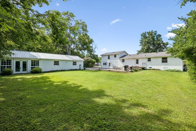 110 Donna Drive, Hendersonville, TN 37075