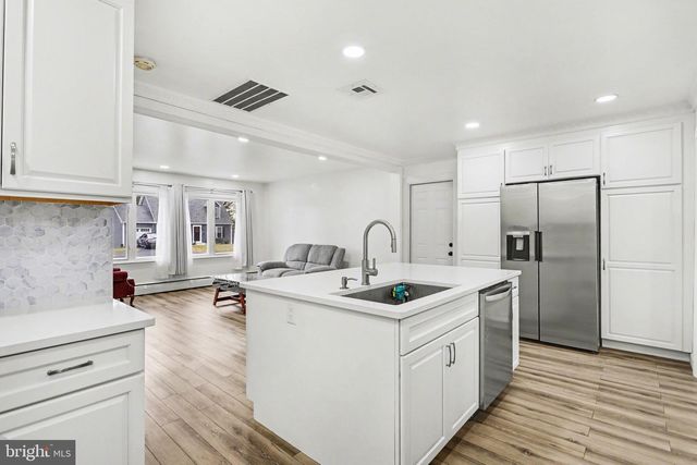 60 CONODOGUINET AVE, Camp Hill, PA 17011