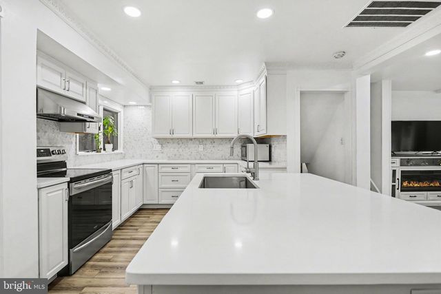 60 CONODOGUINET AVE, Camp Hill, PA 17011