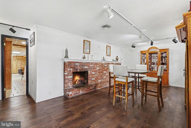 60 CONODOGUINET AVE, Camp Hill, PA 17011