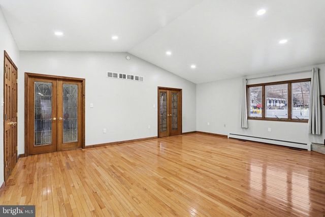 60 CONODOGUINET AVE, Camp Hill, PA 17011