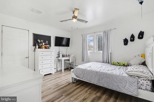 60 CONODOGUINET AVE, Camp Hill, PA 17011