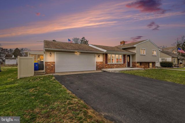 60 CONODOGUINET AVE, Camp Hill, PA 17011