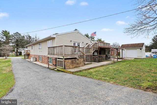 60 CONODOGUINET AVE, Camp Hill, PA 17011