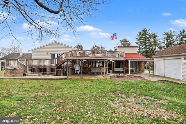 60 CONODOGUINET AVE, Camp Hill, PA 17011