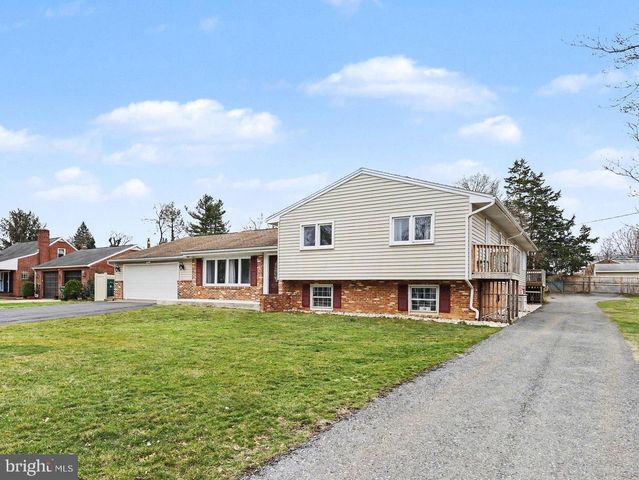 60 CONODOGUINET AVE, Camp Hill, PA 17011