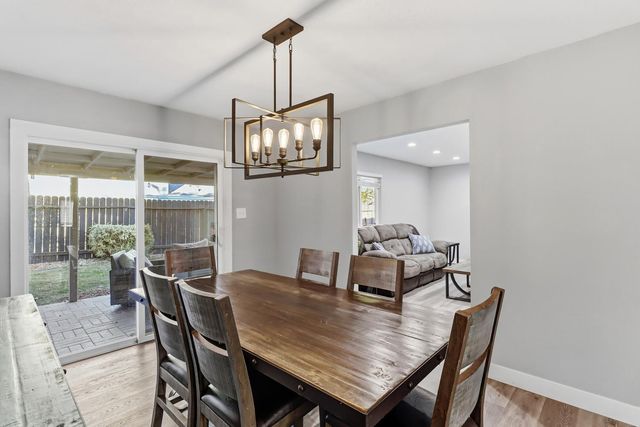 9147 La Riviera Dr, Sacramento, CA 95826