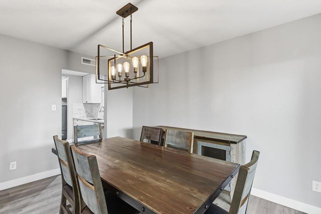 9147 La Riviera Dr, Sacramento, CA 95826