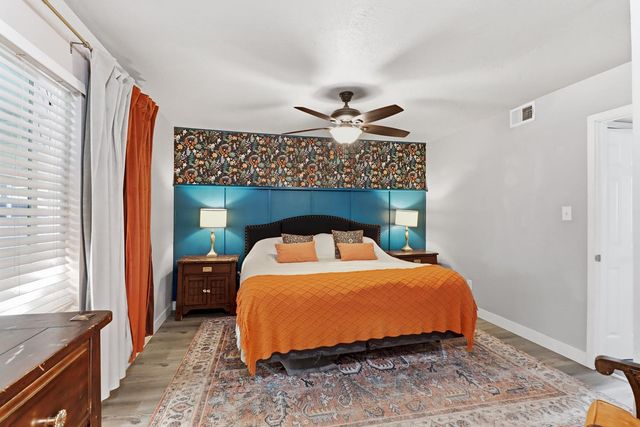 9147 La Riviera Dr, Sacramento, CA 95826