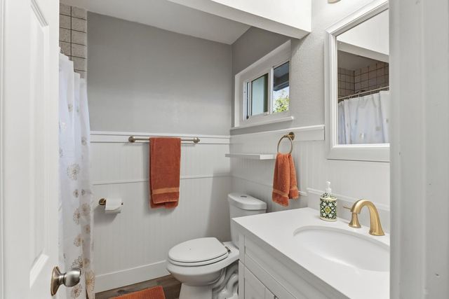 9147 La Riviera Dr, Sacramento, CA 95826