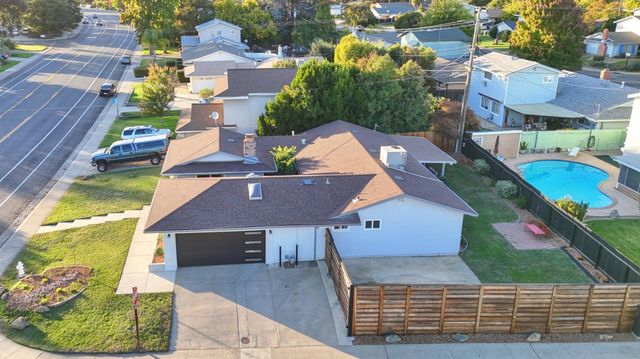 9147 La Riviera Dr, Sacramento, CA 95826