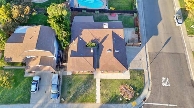 9147 La Riviera Dr, Sacramento, CA 95826