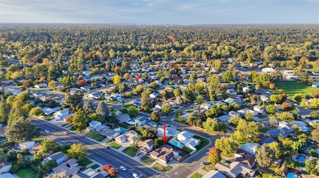 9147 La Riviera Dr, Sacramento, CA 95826