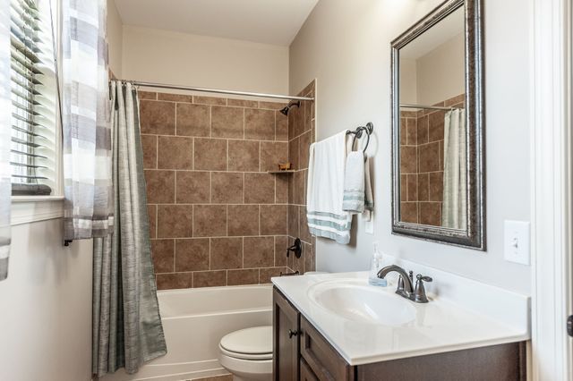 4213 Stone Hall Blvd, Hermitage, TN 37076