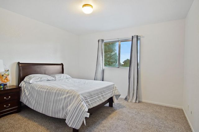 1552 Liverpool Ct, Manteca, CA 95336