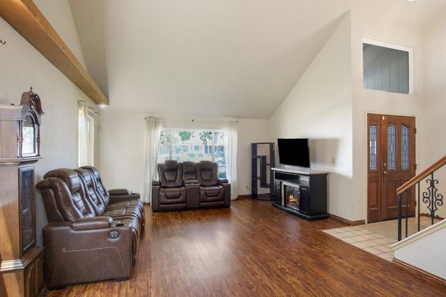 1552 Liverpool Ct, Manteca, CA 95336