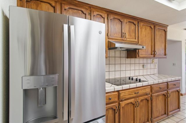 1552 Liverpool Ct, Manteca, CA 95336