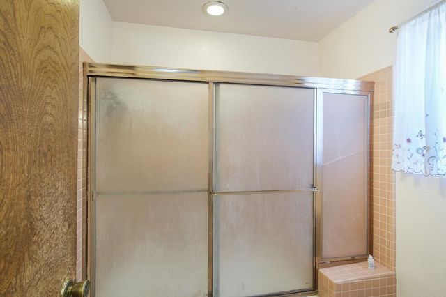 1552 Liverpool Ct, Manteca, CA 95336