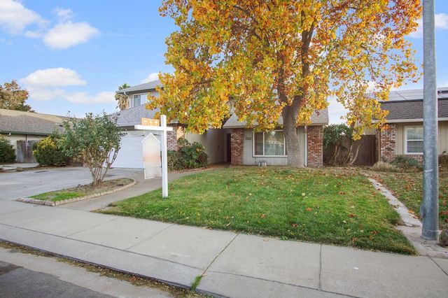 1552 Liverpool Ct, Manteca, CA 95336