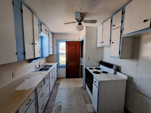 323 S Lucy St, Mcpherson, KS 67460