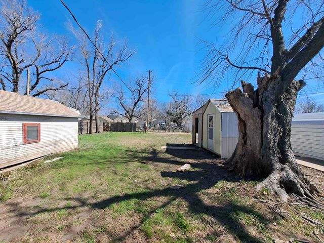 323 S Lucy St, Mcpherson, KS 67460