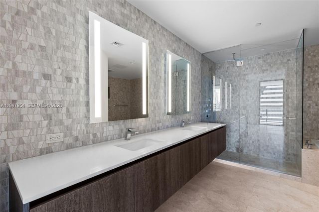 88 SW 7th Street 904, Miami, FL 33130