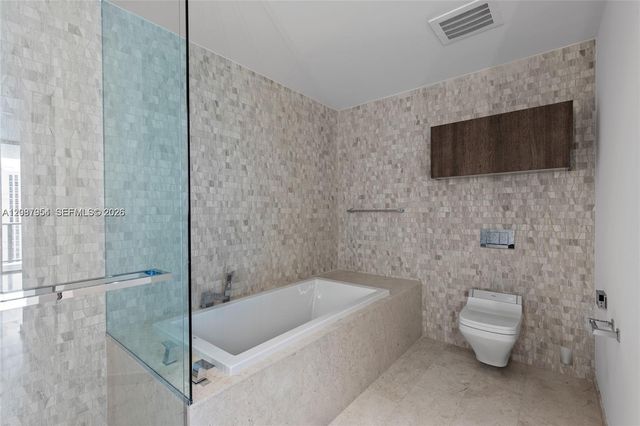 88 SW 7th Street 904, Miami, FL 33130