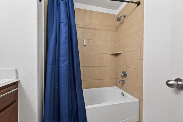 8803 Leclaire Meadow Drive, Humble, TX 77338