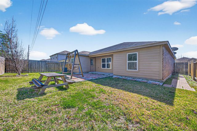 8803 Leclaire Meadow Drive, Humble, TX 77338