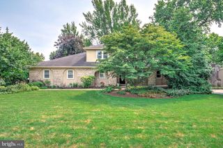 3312 COCHRAN DR, Lancaster, PA 17601