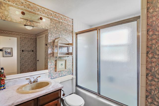 405 Park Street, Anahuac, TX 77514