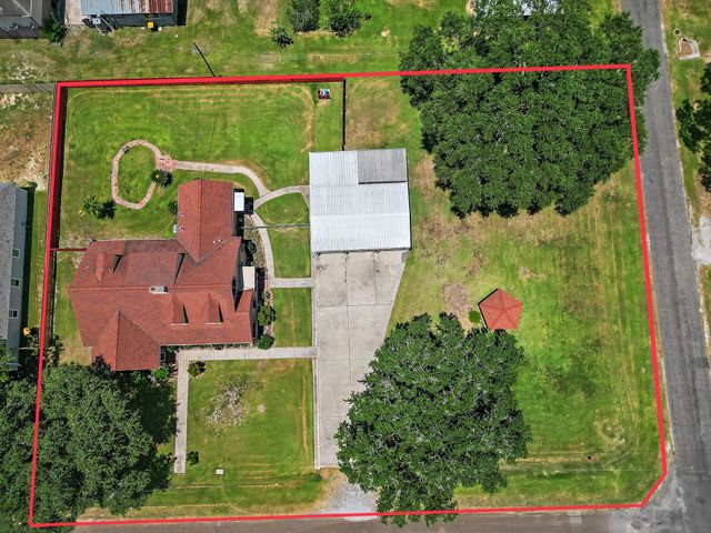 405 Park Street, Anahuac, TX 77514