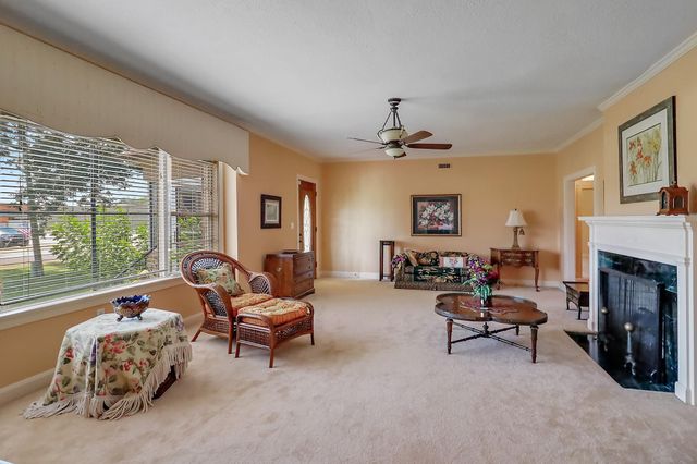 405 Park Street, Anahuac, TX 77514