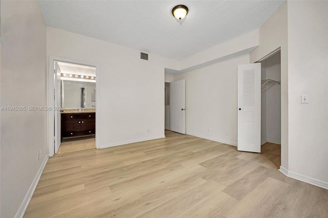 1210 Sorrento Dr, Weston, FL 33326