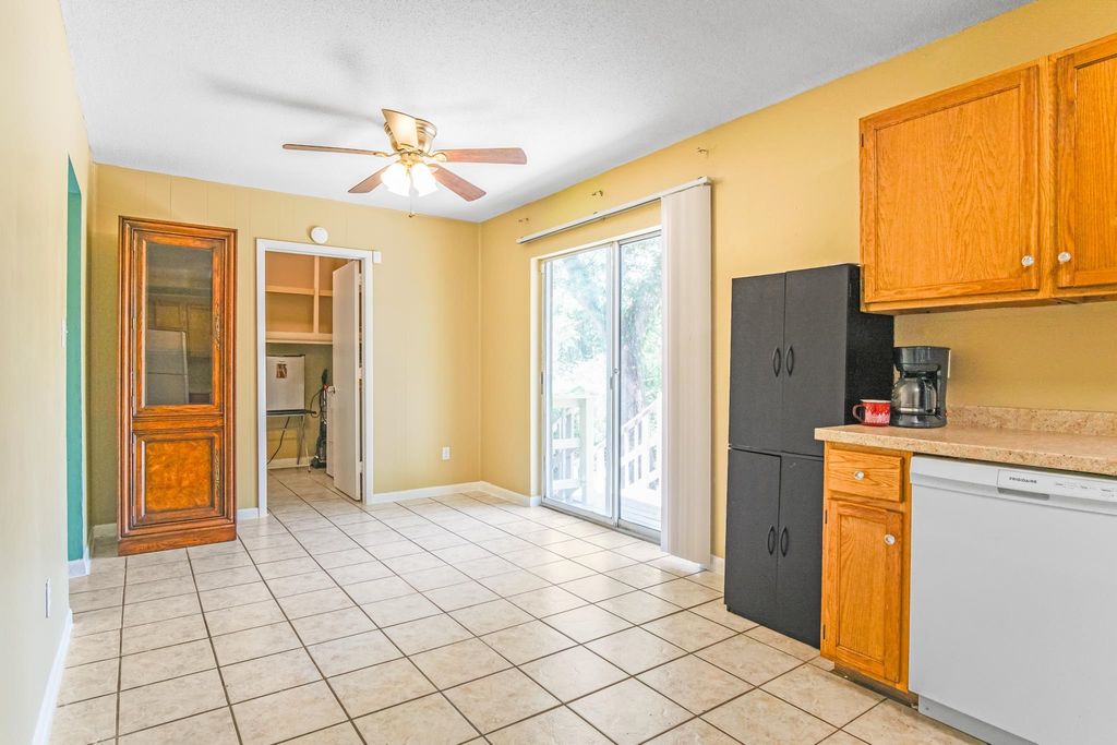 Image 13 of property listing at 906 Millard Street, Tallahassee, FL 32301