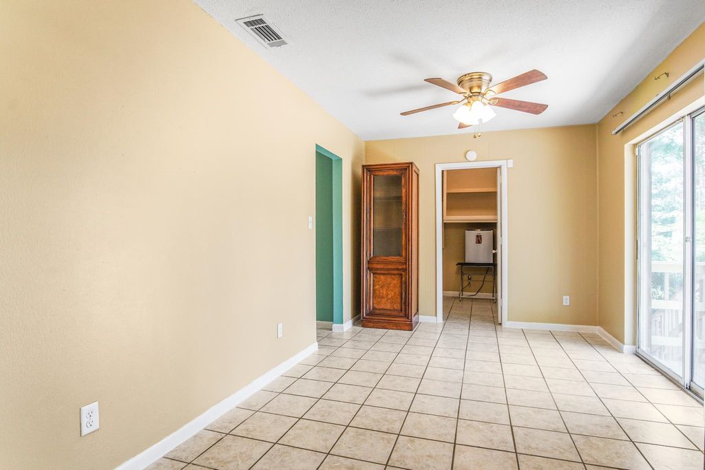 Image 14 of property listing at 906 Millard Street, Tallahassee, FL 32301