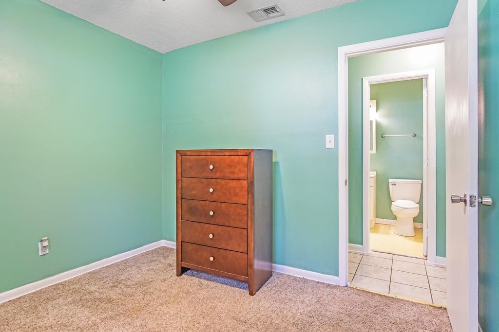 Image 17 of property listing at 906 Millard Street, Tallahassee, FL 32301