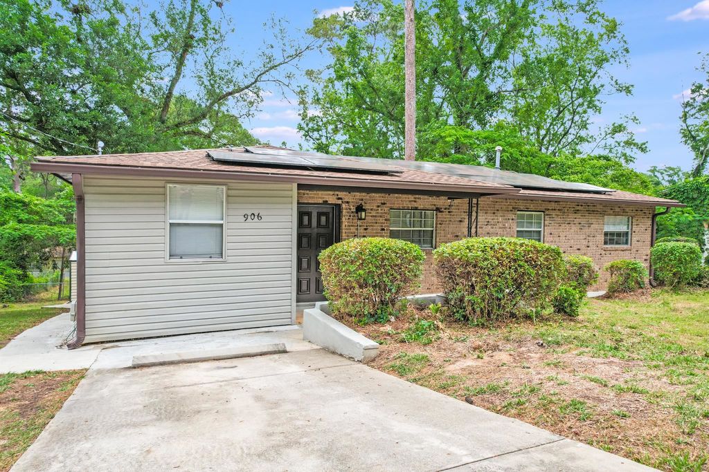 Image 2 of property listing at 906 Millard Street, Tallahassee, FL 32301