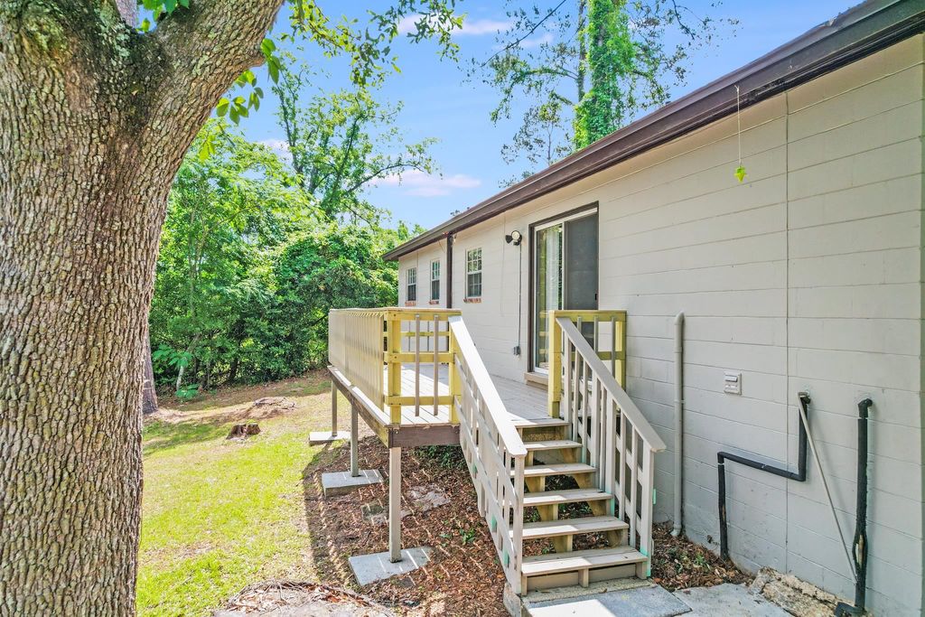Image 30 of property listing at 906 Millard Street, Tallahassee, FL 32301