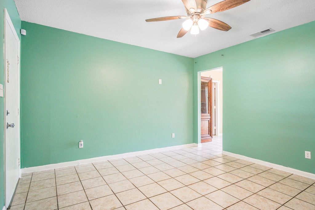 Image 6 of property listing at 906 Millard Street, Tallahassee, FL 32301