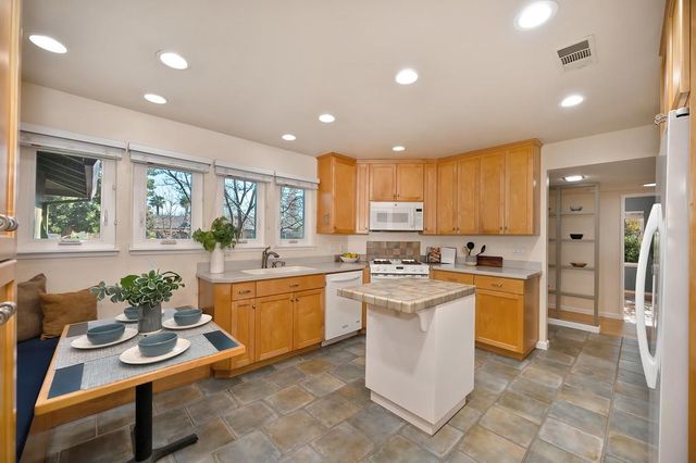 4033 Cayente Way, Sacramento, CA 95864