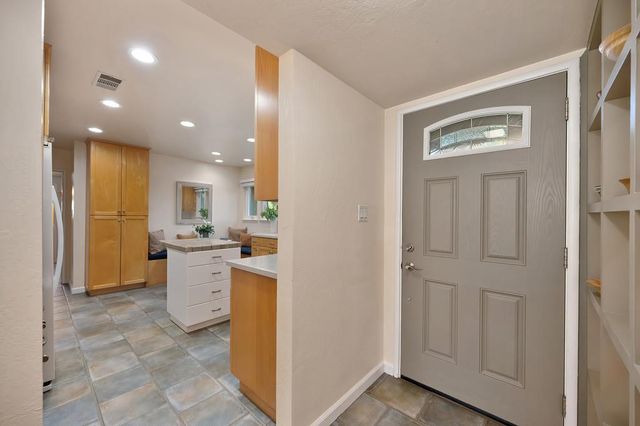 4033 Cayente Way, Sacramento, CA 95864