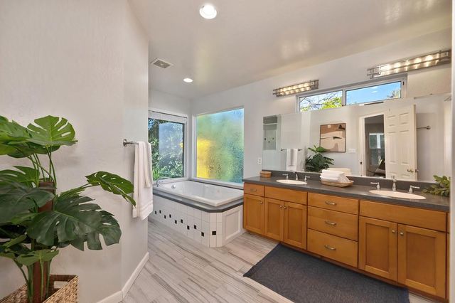 4033 Cayente Way, Sacramento, CA 95864